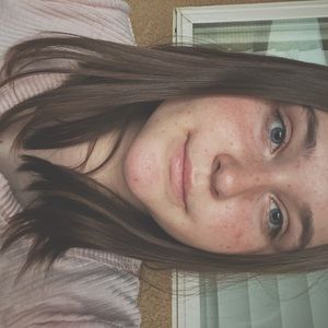 Meet your Posher, Chloe